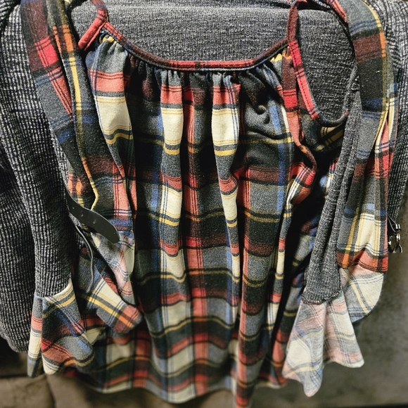 Womens Size Small top by Dressfo - Picture 2 of 5